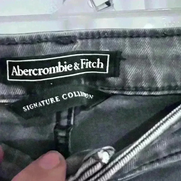 Women’s Abercrombie and Fitch Gray Skinny Jeans Signature Collection- Size 28 - Picture 2 of 5